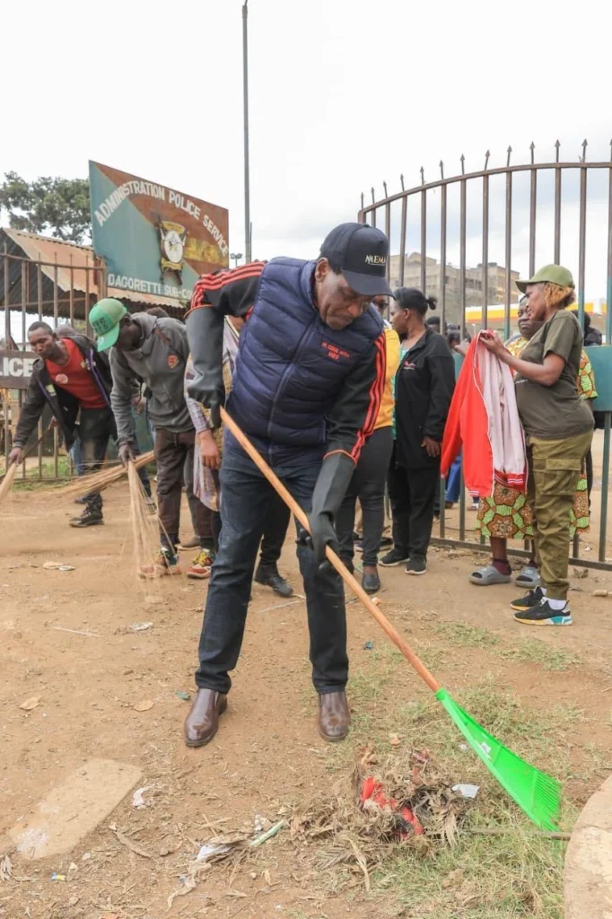 Clean-up Tree Planting, and Clearing of Drainage ahead of El Niño- Dagoretti – Photo 4