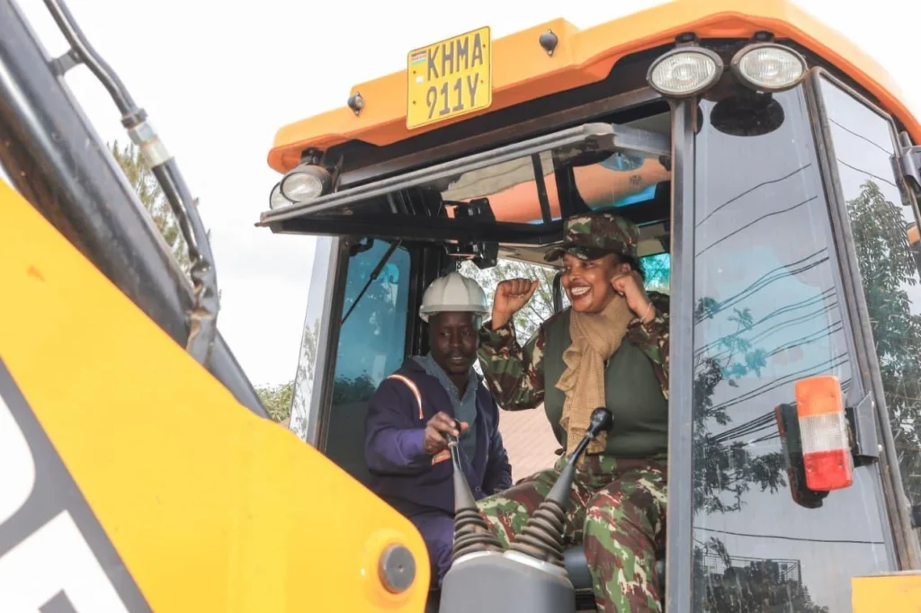 Clean-up Tree Planting, and Clearing of Drainage ahead of El Niño- Dagoretti – Photo 9