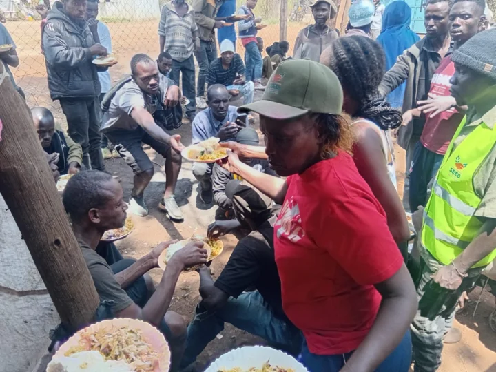 Sharing a Meal – Photo 3